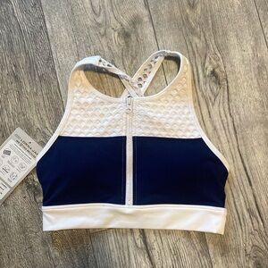 NWT Lorna Jane Hamptons sports bra. Front zipper